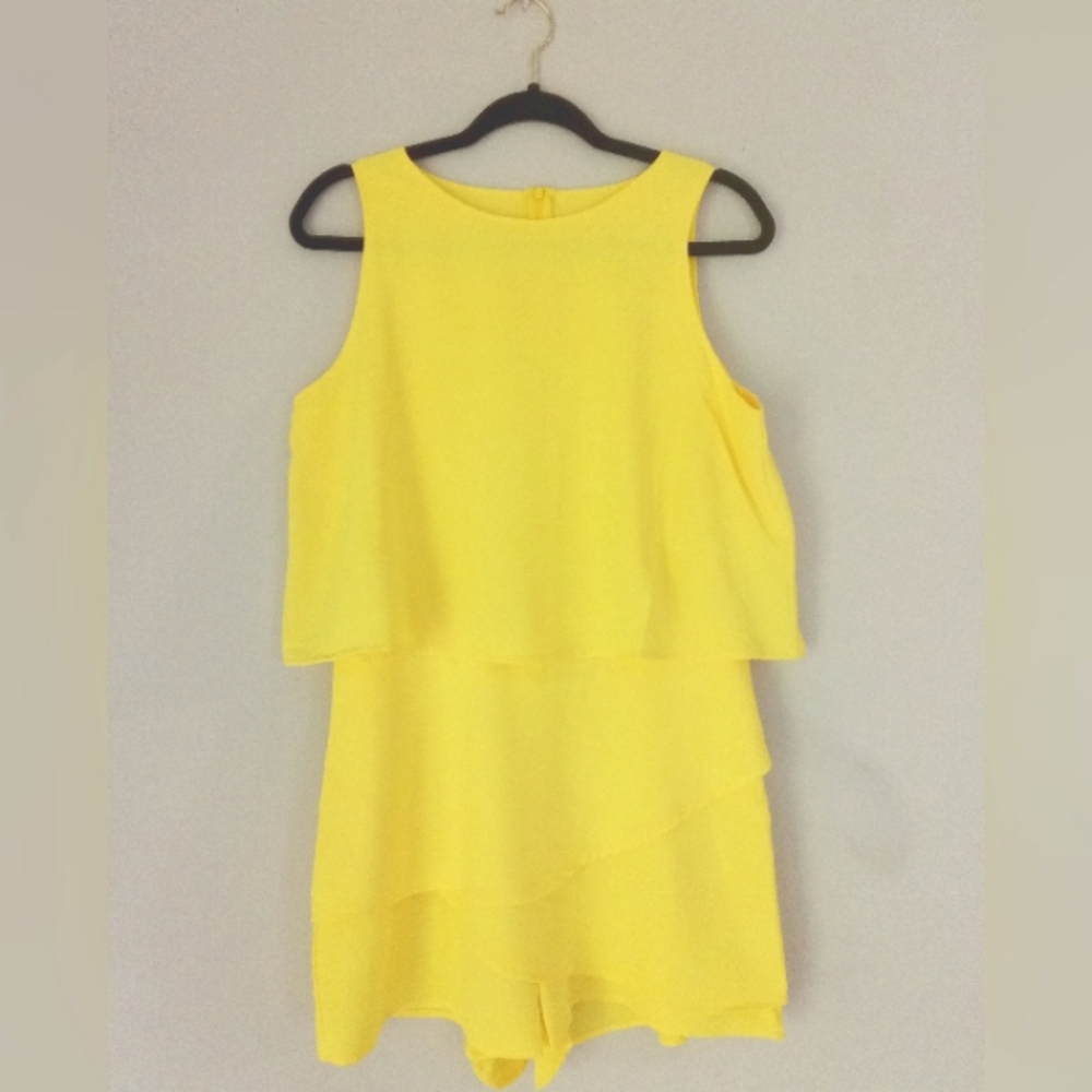 MINI PLAYSUITS/ROMPER SIZE LARGE (L)